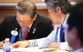 L&iacute;deres Le&otilde;es em a&ccedil;&atilde;o