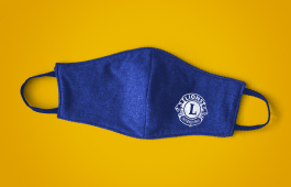 M&aacute;scara com o logotipo de Lions Clubs International para servir com seguran&ccedil;a durante a pandemia de COVID-19 