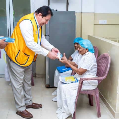 Presidente Fabrício visita hospital no Sri Lanka